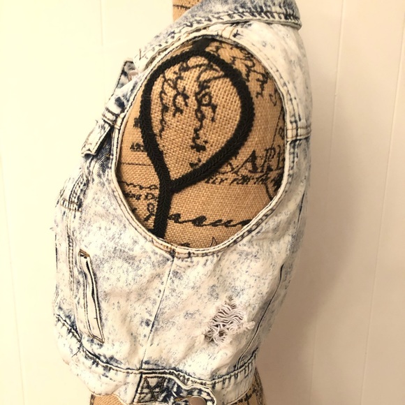 Make an offer!! Med. Blue Jean Vest - Picture 5 of 6